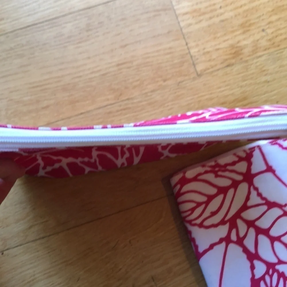 Clinique Big/Little Makeup Pouch Set